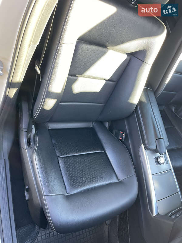 Седан Mercedes-Benz E-Class 2014 в Бурштині