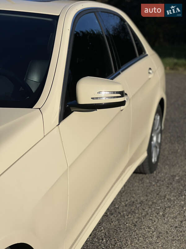 Седан Mercedes-Benz E-Class 2014 в Бурштині