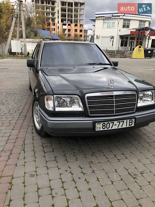 Седан Mercedes-Benz E-Class 1995 в Ивано-Франковске