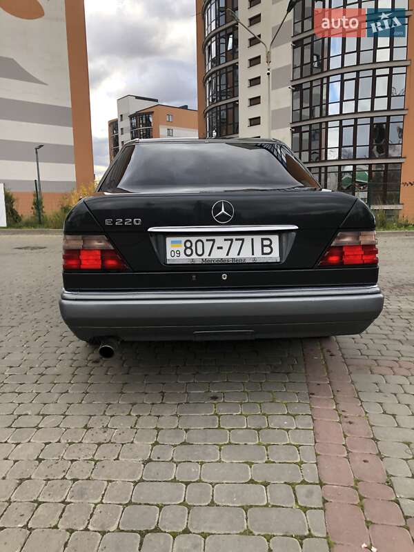 Седан Mercedes-Benz E-Class 1995 в Ивано-Франковске