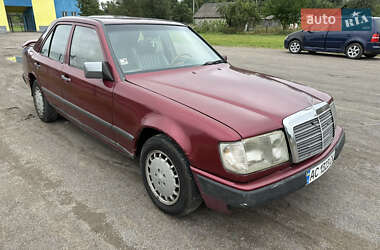 Седан Mercedes-Benz E-Class 1985 в Любомлі