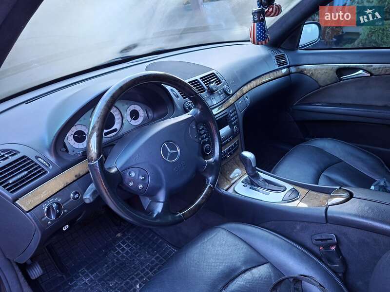 Седан Mercedes-Benz E-Class 2006 в Ивано-Франковске