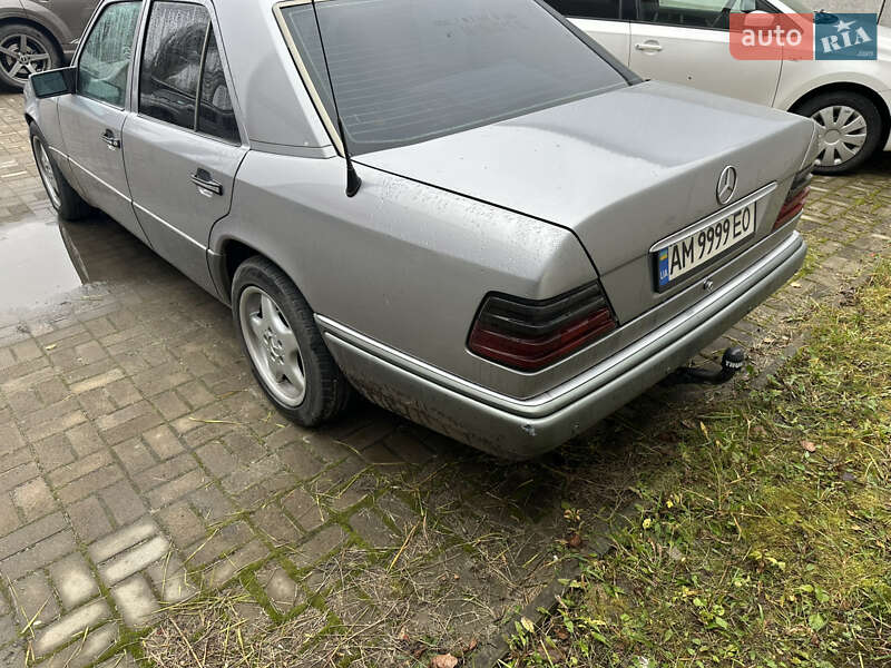 Седан Mercedes-Benz E-Class 1993 в Звягелі фото 5 Седан Mercedes-Benz E-Class 1993 в Звягелі