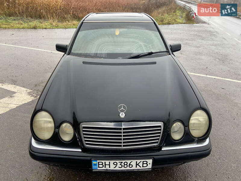 Седан Mercedes-Benz E-Class 1995 в Тульчине