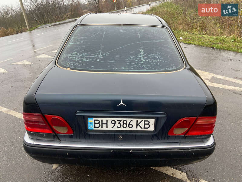 Седан Mercedes-Benz E-Class 1995 в Тульчине