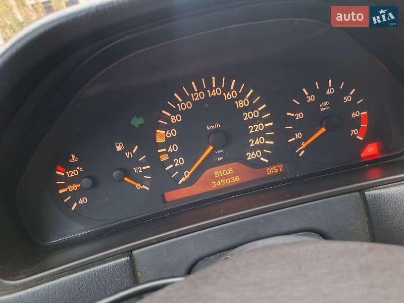 Седан Mercedes-Benz E-Class 1997 в Черновцах