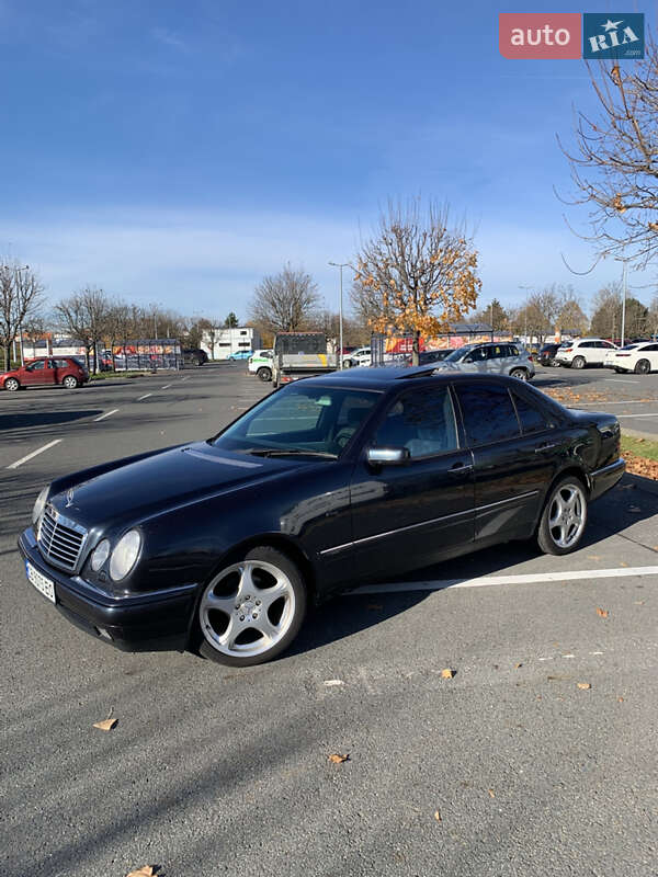 Седан Mercedes-Benz E-Class 1998 в Николаеве