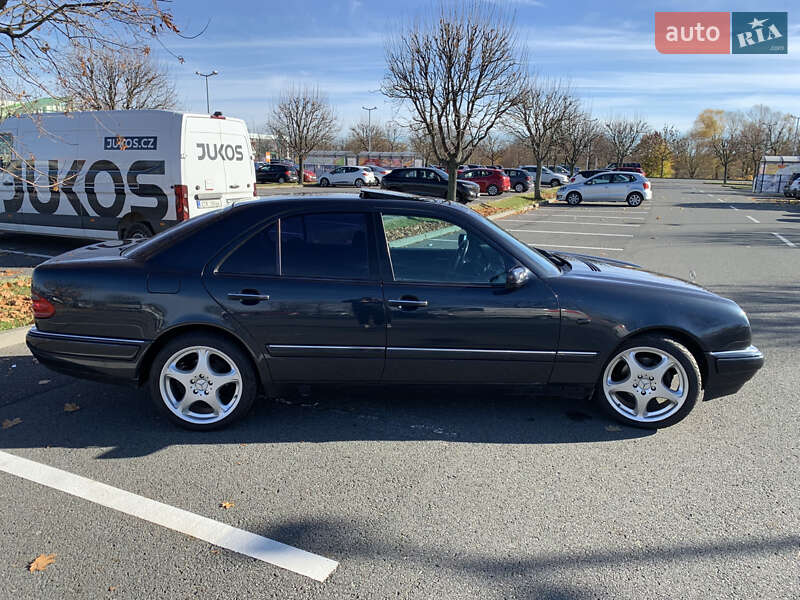 Седан Mercedes-Benz E-Class 1998 в Николаеве