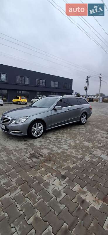 Універсал Mercedes-Benz E-Class 2011 в Білогородці