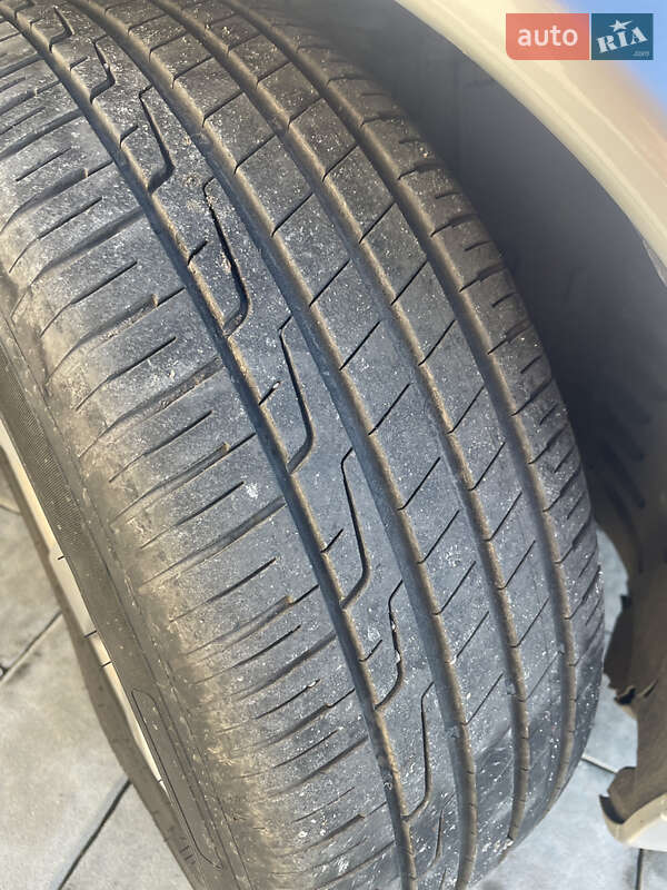 Седан Mercedes-Benz E-Class 2004 в Ужгороді