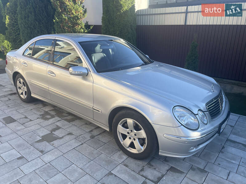 Седан Mercedes-Benz E-Class 2004 в Ужгороді
