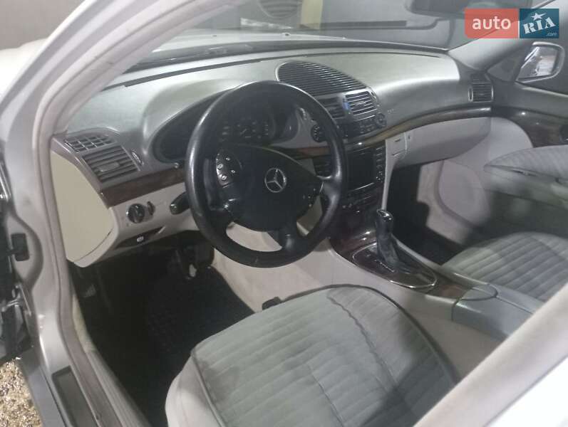 Седан Mercedes-Benz E-Class 2002 в Первомайске