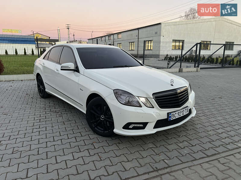 Седан Mercedes-Benz E-Class 2011 в Дрогобичі