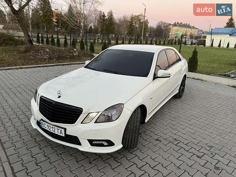 Седан Mercedes-Benz E-Class 2011 в Дрогобичі