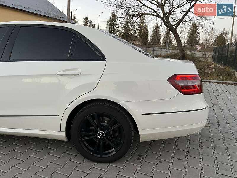 Седан Mercedes-Benz E-Class 2011 в Дрогобичі