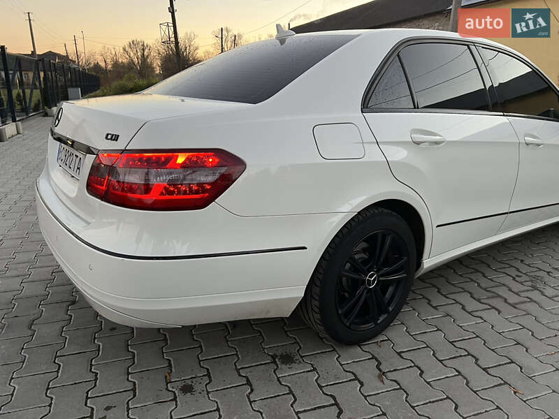 Седан Mercedes-Benz E-Class 2011 в Дрогобичі