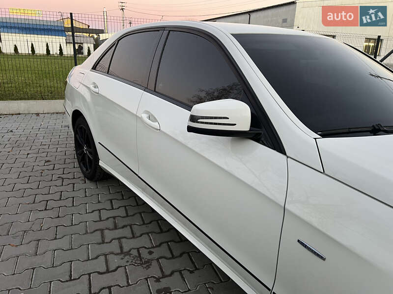 Седан Mercedes-Benz E-Class 2011 в Дрогобичі