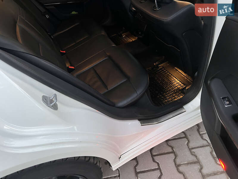 Седан Mercedes-Benz E-Class 2011 в Дрогобичі