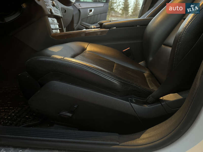 Седан Mercedes-Benz E-Class 2011 в Дрогобичі