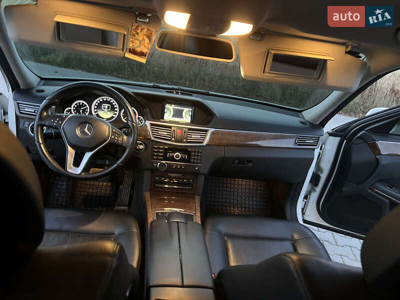 Седан Mercedes-Benz E-Class 2011 в Дрогобичі