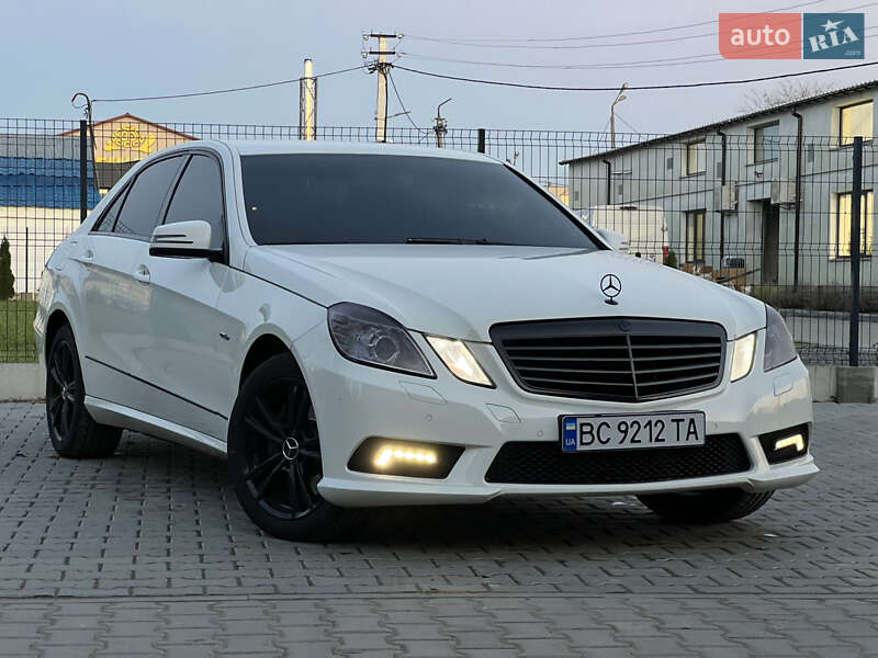 Седан Mercedes-Benz E-Class 2011 в Дрогобичі