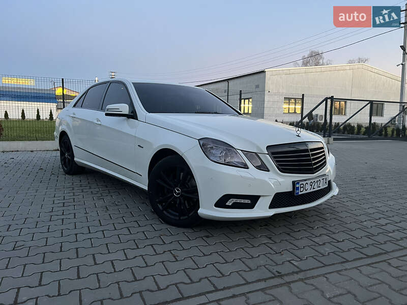 Седан Mercedes-Benz E-Class 2011 в Дрогобичі