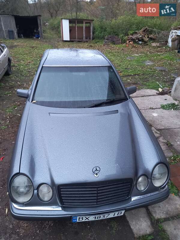 Седан Mercedes-Benz E-Class 1996 в Львове