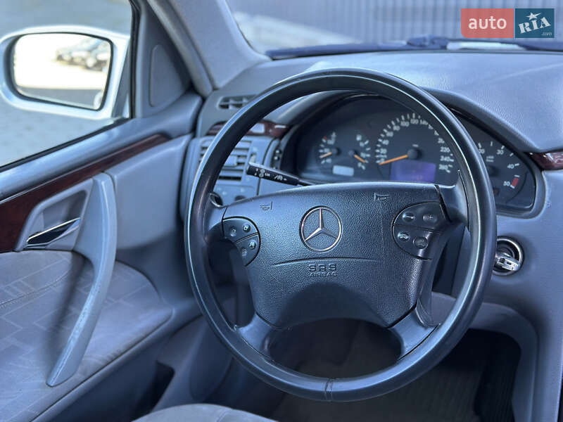 Седан Mercedes-Benz E-Class 2001 в Ужгороде