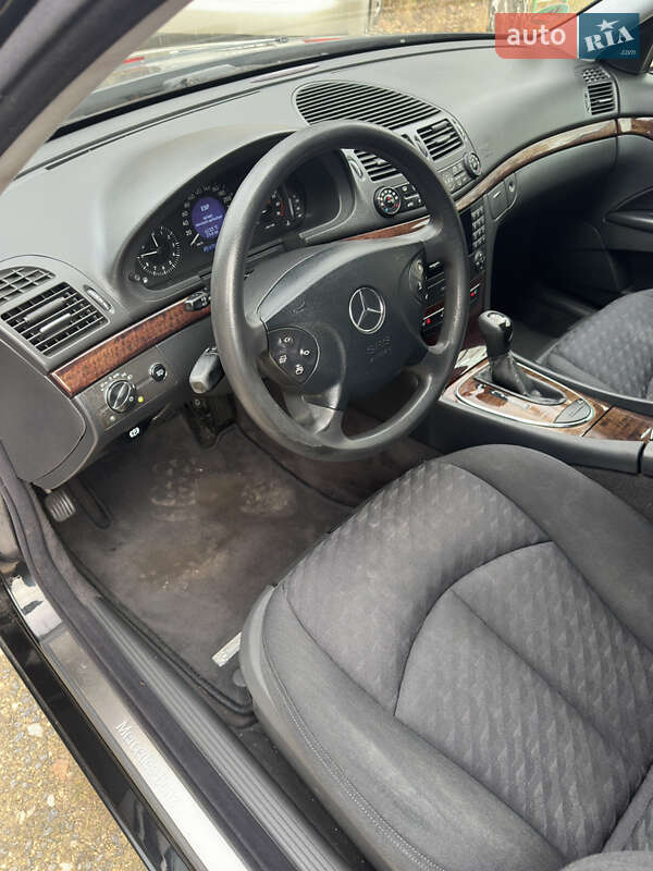 Седан Mercedes-Benz E-Class 2004 в Збараже
