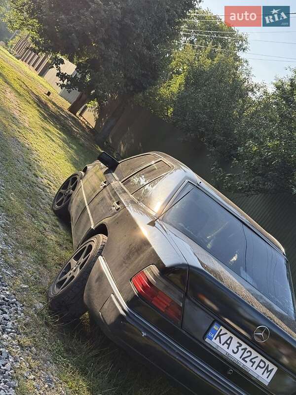 Седан Mercedes-Benz E-Class 1992 в Киеве