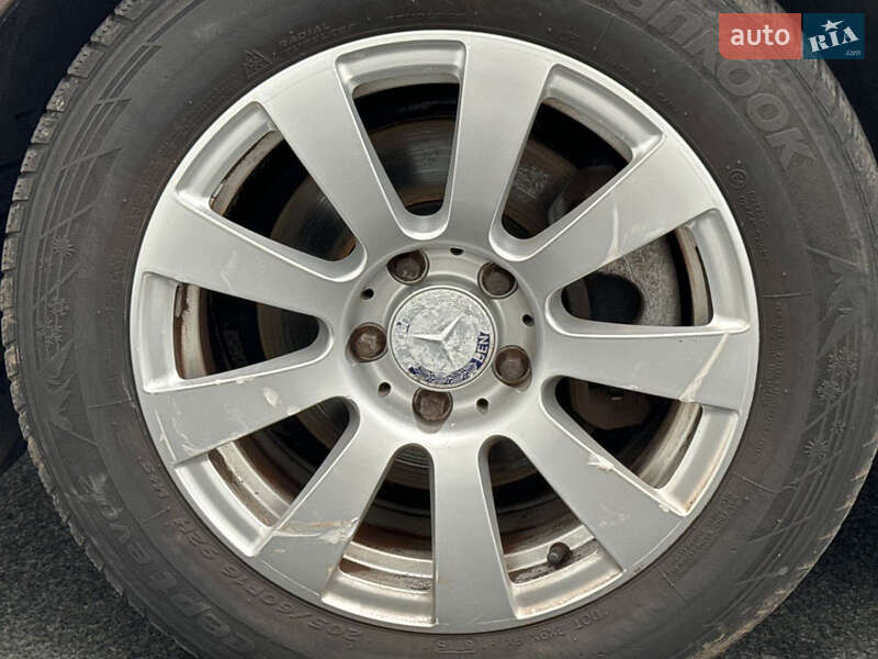 Седан Mercedes-Benz E-Class 2011 в Калуше