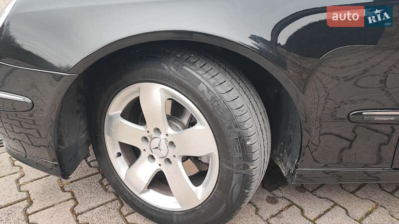 Седан Mercedes-Benz E-Class 2004 в Івано-Франківську