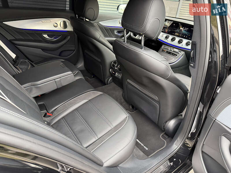 Седан Mercedes-Benz E-Class 2021 в Киеве