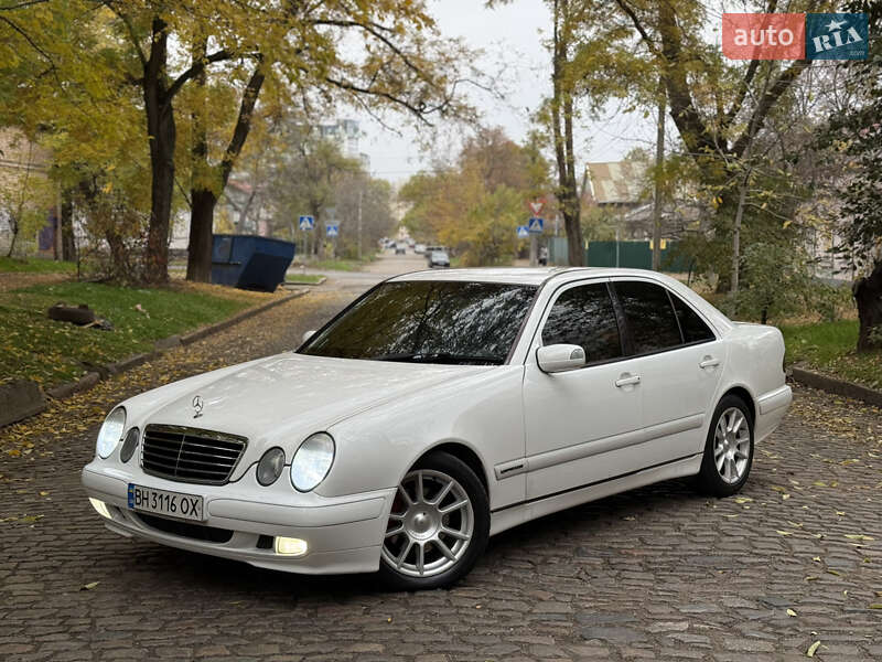 Mercedes-Benz E-Class 2000 Mercedes-Benz E-Class 2000