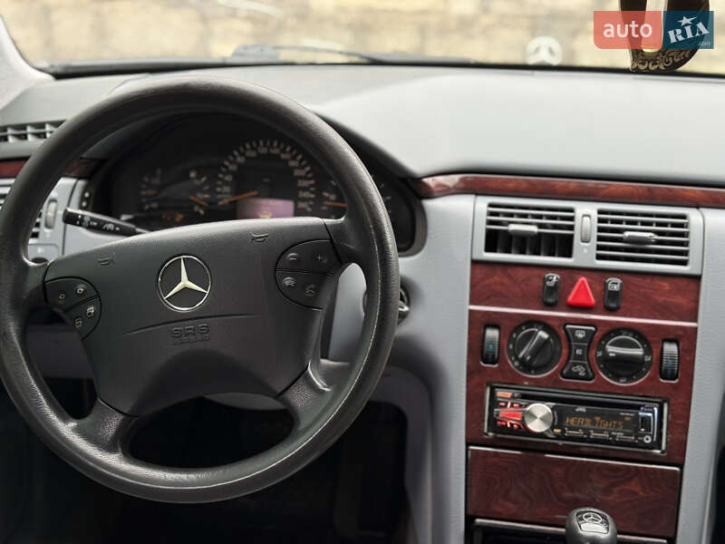 Седан Mercedes-Benz E-Class 2000 в Николаеве фото 18 Седан Mercedes-Benz E-Class 2000 в Николаеве