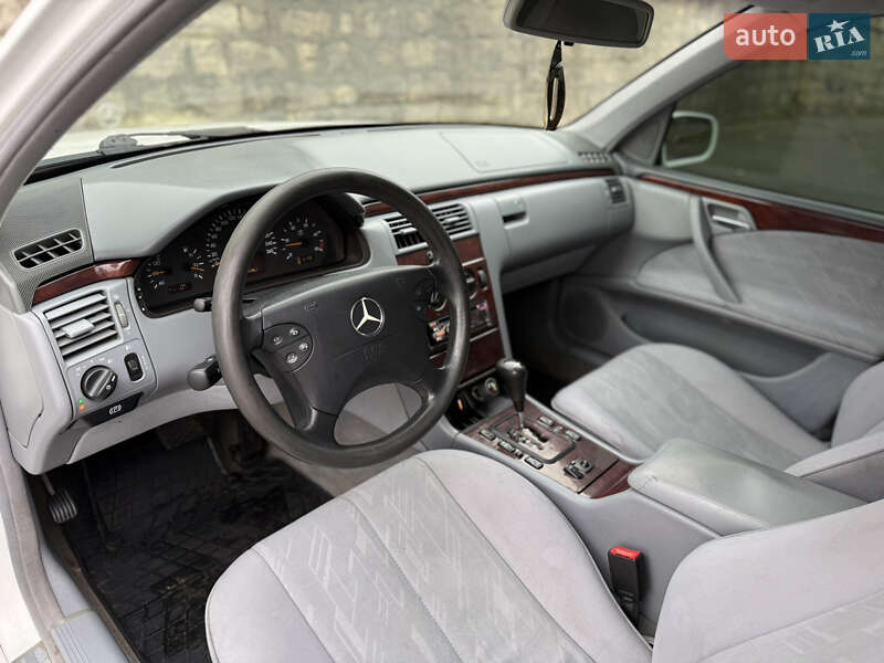 Седан Mercedes-Benz E-Class 2000 в Николаеве фото 22 Седан Mercedes-Benz E-Class 2000 в Николаеве