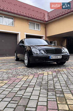 Седан Mercedes-Benz E-Class 2003 в Іршаві