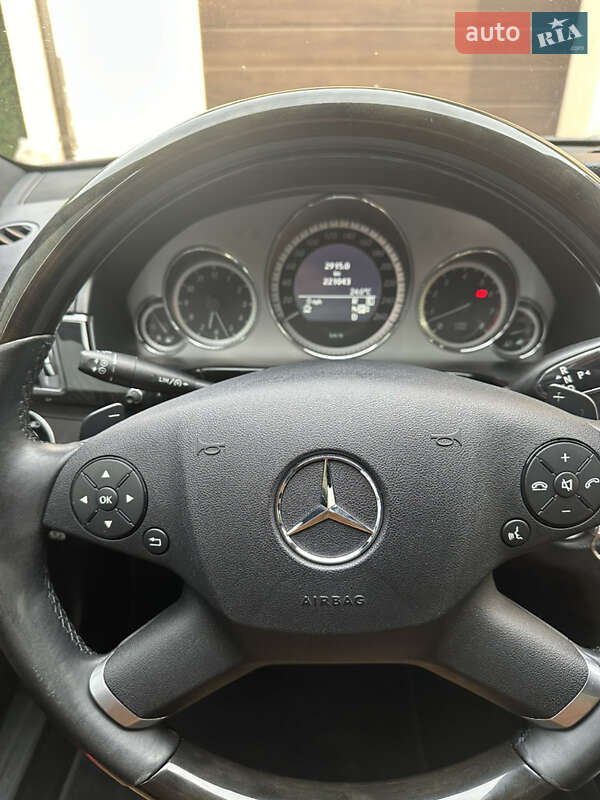 Седан Mercedes-Benz E-Class 2010 в Києві