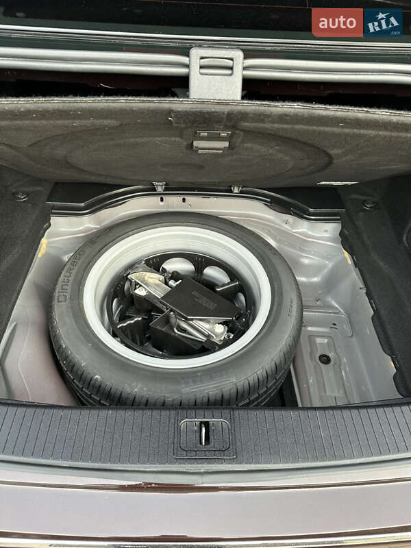 Седан Mercedes-Benz E-Class 2010 в Києві