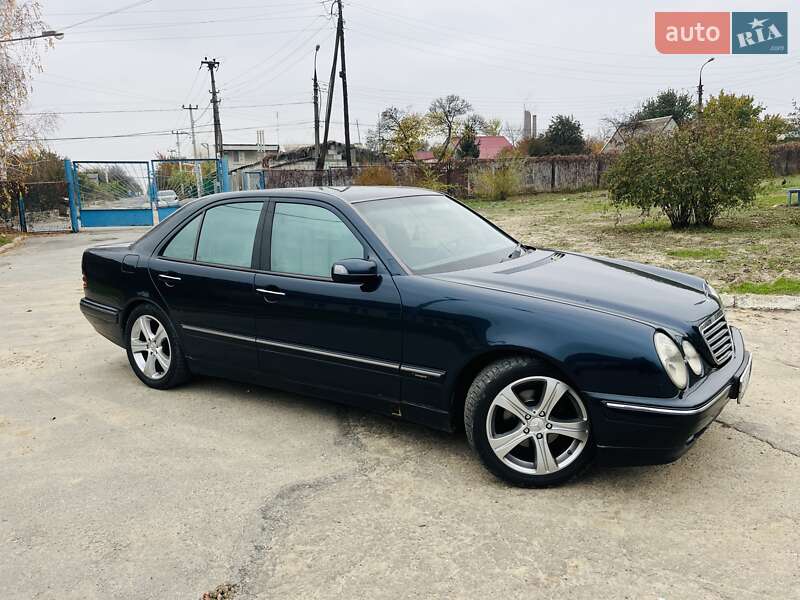 Седан Mercedes-Benz E-Class 2000 в Запорожье