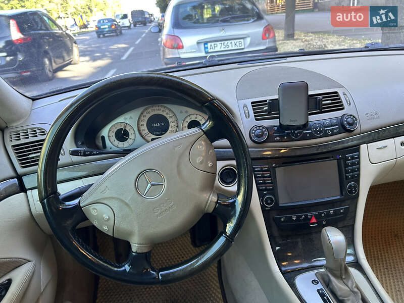Mercedes-Benz E-Class 2005