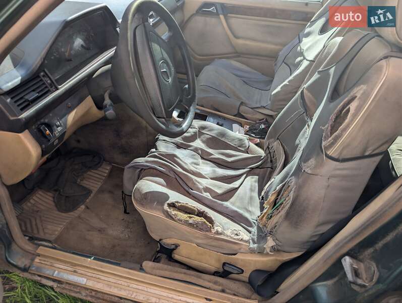 Седан Mercedes-Benz E-Class 1994 в Львове