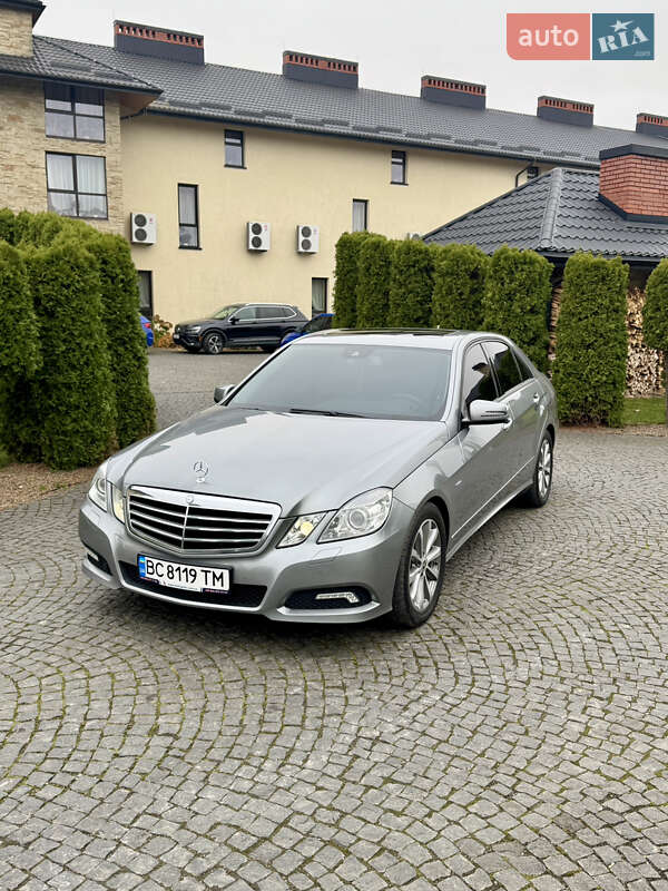 Седан Mercedes-Benz E-Class 2010 в Жовкві фото 2 Седан Mercedes-Benz E-Class 2010 в Жовкві
