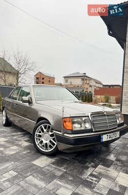 Седан Mercedes-Benz E-Class 1991 в Тернополе