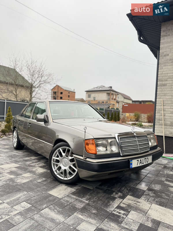 Mercedes-Benz E-Class 1991