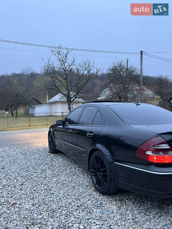 Седан Mercedes-Benz E-Class 2002 в Косові