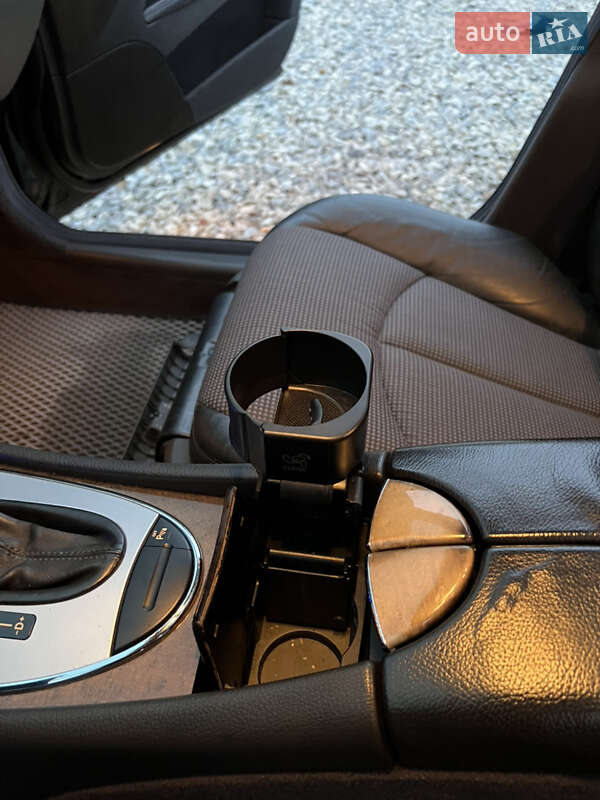 Седан Mercedes-Benz E-Class 2002 в Косові