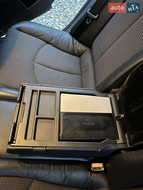 Седан Mercedes-Benz E-Class 2002 в Косові