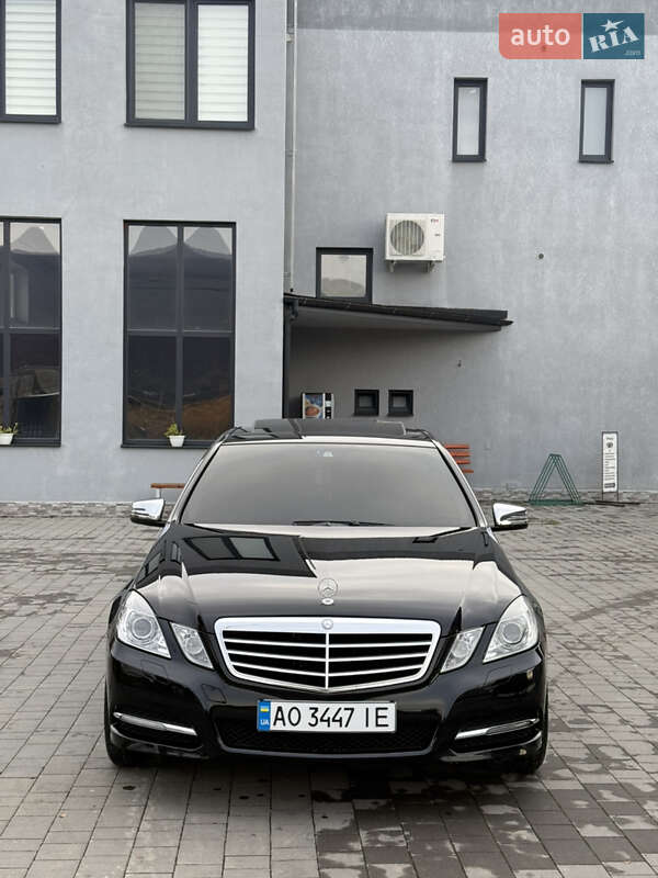 Седан Mercedes-Benz E-Class 2011 в Виноградові фото 3 Седан Mercedes-Benz E-Class 2011 в Виноградові