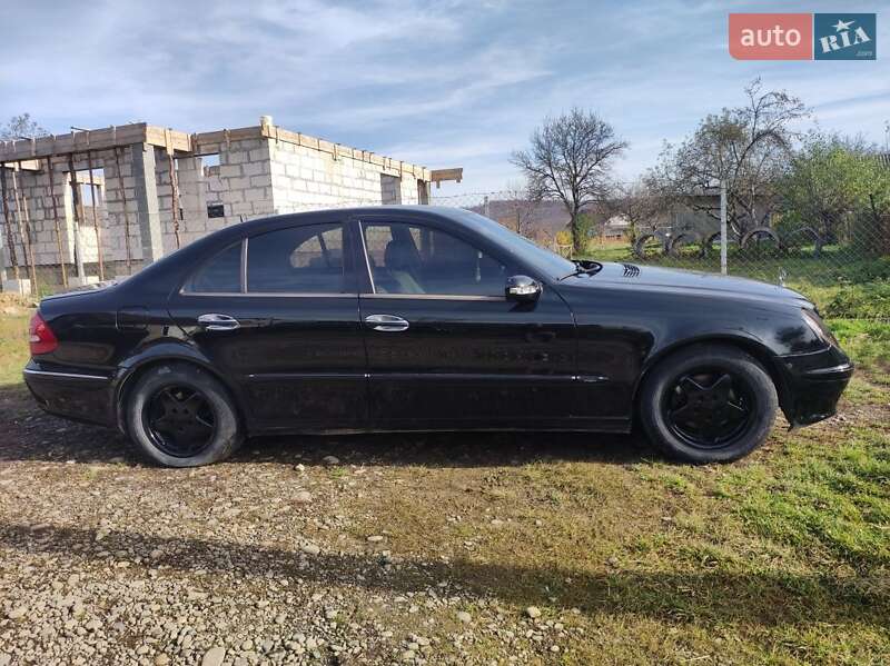 Седан Mercedes-Benz E-Class 2002 в Тячеві